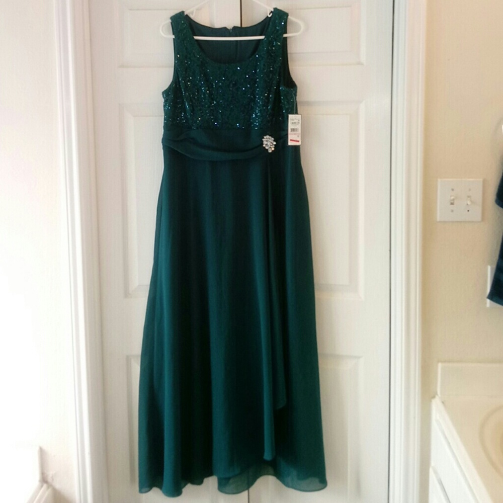 Jessica Howard Teal Colored Gown